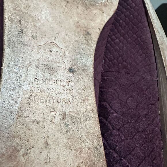 Matt Bernson Snake Pattern Maroon Pointed Toe Flats size 7 - Picture 7 of 7